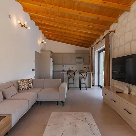 Bayindirda Korunakli 4 Kisilik * Kaş