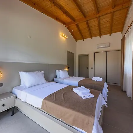 Bayindirda Korunakli 4 Kisilik Kaş