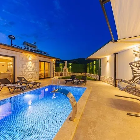 Bayindirda Korunakli 4 Kisilik Villa *