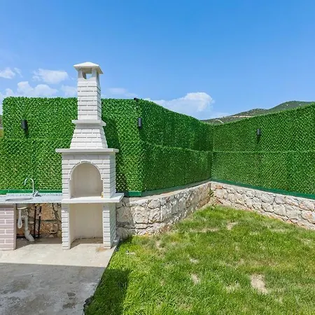 Bayindirda Korunakli 4 Kisilik