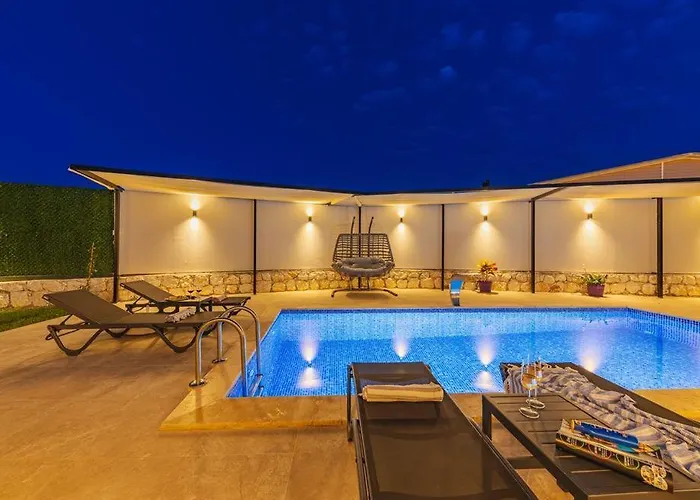 Villa Bayindirda Korunakli 4 Kisilik Kaş