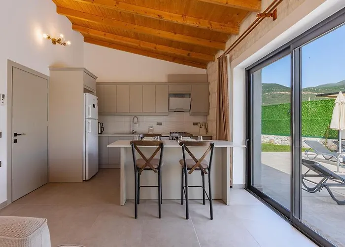 Bayindirda Korunakli 4 Kisilik Villa Kaş